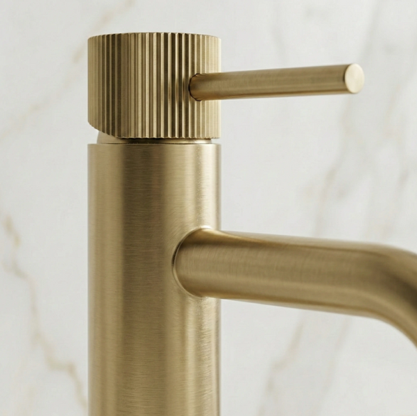 Смеситель для раковины REA LUNGO STRIPE BRUSHED GOLD высокий REA-B8051 фото